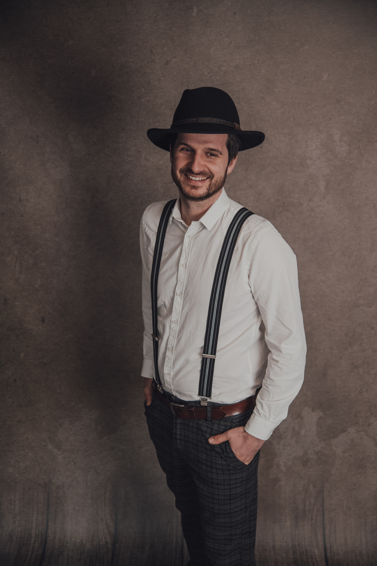 Hochzeitsband Österreich, Liveband Hochzeit, Musik für Trauung, Musik für Agape, Musik für Sektempfang, Musik für Hochzeitsparty, Musik für Eröffnungstanz, Tanzmusik Hochzeit, Band für Hochzeit buchen, Hochzeitsmusik live, Hochzeitsband Steiermark, Hochzeitsband Wien, Hochzeitsband Burgenland, Hochzeitsband Niederösterreich, Hochzeitsband Salzburg, Hochzeitsband Kärnten, Hochzeitsband Oberösterreich, Austropop Band Hochzeit, Partyband Hochzeit, Coverband Österreich, Rockband Hochzeit, Popband Hochzeit, Jazzband Hochzeit, Musikduo Hochzeit, Alleinunterhalter Hochzeit, Musik für freie Trauung, Musik für kirchliche Trauung, Musik für Brautstehlen, Musik für Hochzeitstanz, Musik für Aftershowparty, Musik für Hochzeitsdinner, Emotionale Hochzeitsmusik, Stimmung auf der Hochzeit, Musik für Gänsehautmomente, Livemusik mit Gefühl, Unvergessliche Hochzeitsmomente